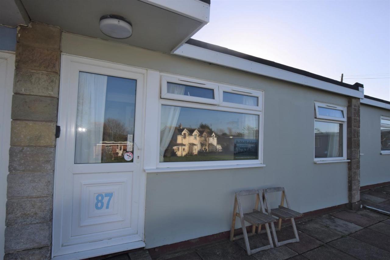 Chalet 87 Sandown Bay Holiday Centre Generous Money Off Ferry Crossing & Special Offer Until End Of June, September And Halloween Deals Now On Exterior photo