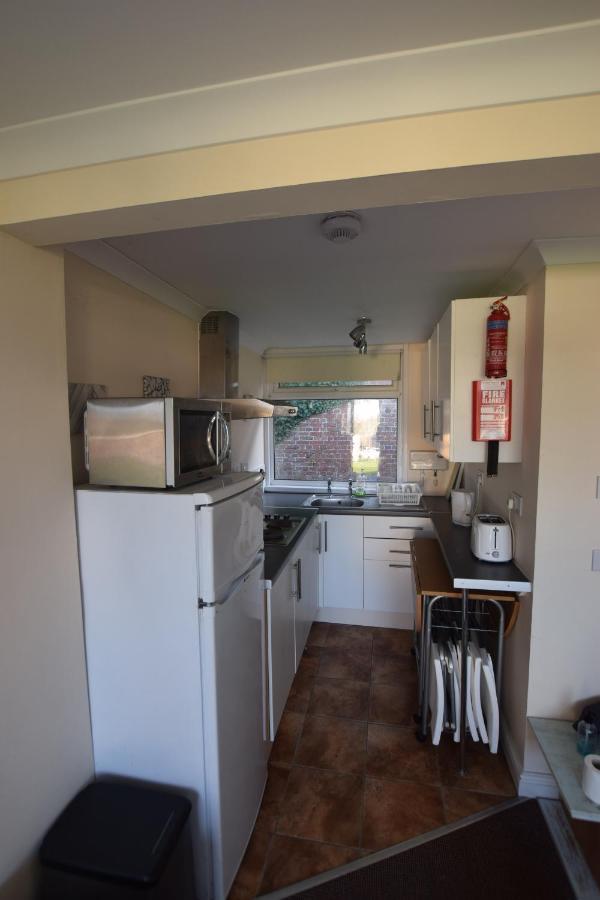 Chalet 87 Sandown Bay Holiday Centre Generous Money Off Ferry Crossing & Special Offer Until End Of June, September And Halloween Deals Now On Exterior photo
